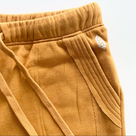 🌸New🌸 FP Movement Jogger Pants Gold Size XS NWT - Picture 7 of 13